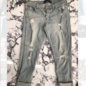 Hollister: Boyfriend Jeans
